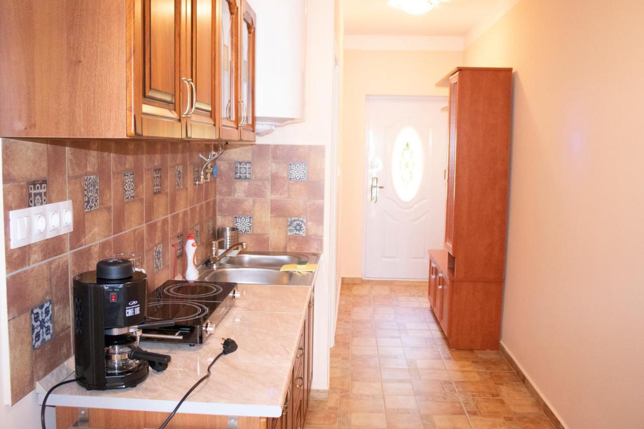 Gyoengyoem Apartman Балатональмаді Екстер'єр фото
